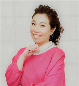 孫子玲 / 親子覺察引導師、芙愛占心學院創辦人