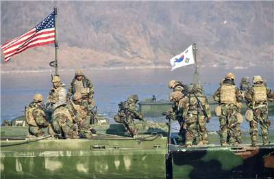 南韓和美國將在8月17日至27日舉行年度「乙支自由護盾」聯合軍演，演習內容包含應對無人機、GPS干擾和網路攻擊，以適應北韓不斷發展的軍事能力。資料照。(FB/myusfk)