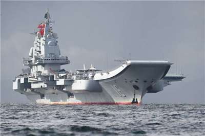 中共軍力報告指出，中共對台軍事威脅未曾減緩，持續威懾營造備戰氛圍。圖為中國遼寧號航艦。資料照。