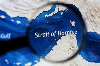 伊朗與阿曼就荷莫茲海峽（Strait of Hormuz）通航問題正取得進展，「預期很快就會達成協議」。示意圖。