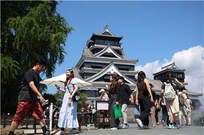 熊本城13日首度在地震後開放遊客參觀。