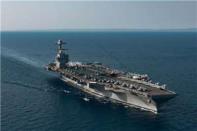 美國總統川普已指示海軍拆除航空母艦上彈射戰機的複雜電磁彈射系統，改回蒸汽彈射器。圖為美國海軍航母「福特號」。(圖:FB/USSGeraldRFord)