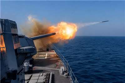 中國連發3個在南海與軍事活動或實彈射擊有關的禁止駛入航行警告。示意圖。(AI生成圖)