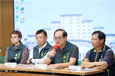 台南市安南區海佃區二段22日凌晨發生大爆炸引發火警，台南市政府上午召開記者會，說明救災、災民安置、環境安全及後續求償進度。(FB@黃偉哲)