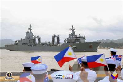 圖為澳洲「補給號」補給艦(HMAS Supply)19日抵達菲律賓。 (圖:X@Philippine_Navy)