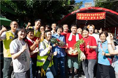 蘇巧慧出席板橋江寧市場中元普渡。(蘇巧慧競辦提供)