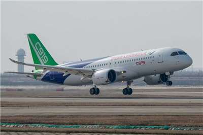 中國自行製造的C919客機能否獲得美歐認證，中國民航專家認為，當中不涉及技術問題，而是政治談判問題。(檔案照)