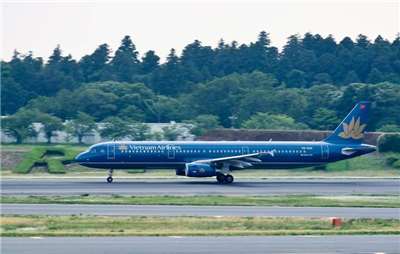 最新公布的統計顯示，越南今年7月航空市場運能已超越泰國，成為東南亞第二大航空市場。圖為越南航空客機。 (圖：中央社檔案照)