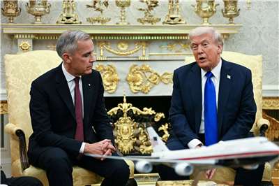 圖為美國總統川普(Donald Trump)去年10月在白宮與加拿大總理卡尼(Mark Carney)會面。
