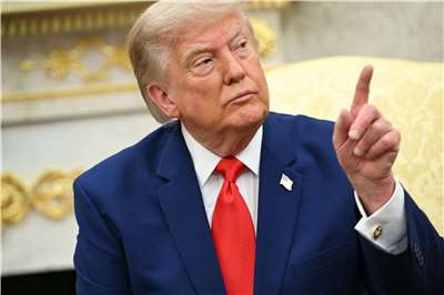 美國總統川普(Donald Trump)表示，已對伊朗失去信心，他們的確會說謊。並表示美軍將狠狠打擊伊朗，到了某個時間點，「他們就會說真的撐不下去了」。