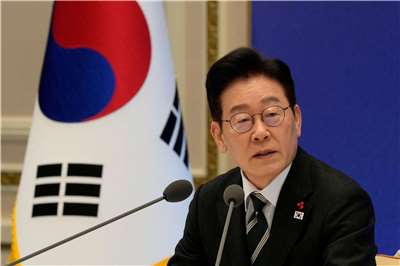 為因應連日酷暑衝擊，韓國政府今(6)日召開酷暑、乾旱檢查會議，總統李在明(Lee Jae Myung)(圖)指示，更需照顧長者等弱勢族群。(RT/達志影像)