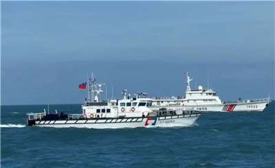 國防部公布自昨天(27日)上午6時至今天(28日)上午6時，中共在台海周邊活動情況，雖然無共機出沒，但偵獲共艦7艘及公務船6艘，持續在台海周邊活動。圖為海巡署監控中國海警船侵擾金門水域。(圖：海巡署金馬澎分署)