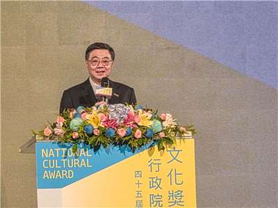 出席行政院文化獎頒獎，卓榮泰不忘強調行政院會全力支持文化部捍衛預算。(江昭倫 攝)
