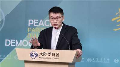 陸委會發言人梁文傑20日主持陸委會例行記者會。(陳國維 攝)