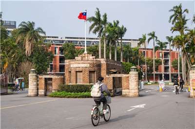 台灣大學在115學年度擴大「高中生進階課程五年試辦計畫」。(台大提供)