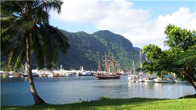 根據官方文件，美國位於南太平洋美屬薩摩亞(American Samoa)附近的大片海域，最快可能在11月進行拍賣。圖為薩摩亞的帕果帕果( Pago Pago)天然良港。資料照片。