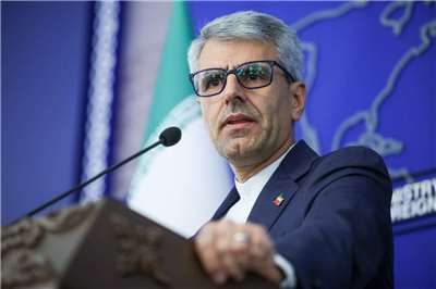 伊朗外交部發言人貝卡伊(Esmaeil Baqaei)表示，德黑蘭和阿曼馬斯開特當局針對通過荷莫茲海峽、有別於現有航道的一條新海運航線接近達成協議。(圖：X@IRIMFA_SPOX)