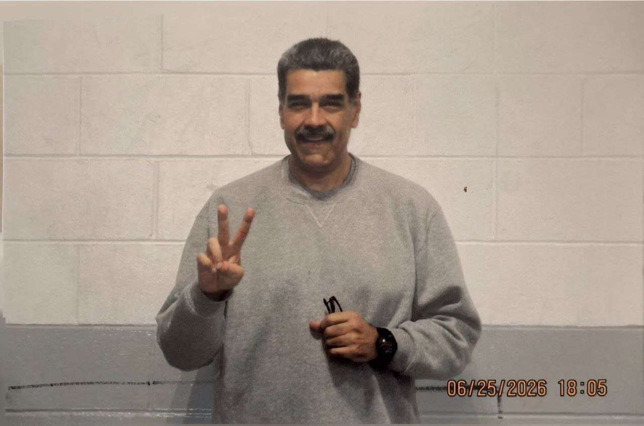 被罷黜的委內瑞拉總統馬杜洛(Nicolas Maduro)2日敦促美國法官駁回對他的走私毒品刑事指控。圖為馬杜洛日前在社群PO出他的獄中照。(X@NicolasMaduro)