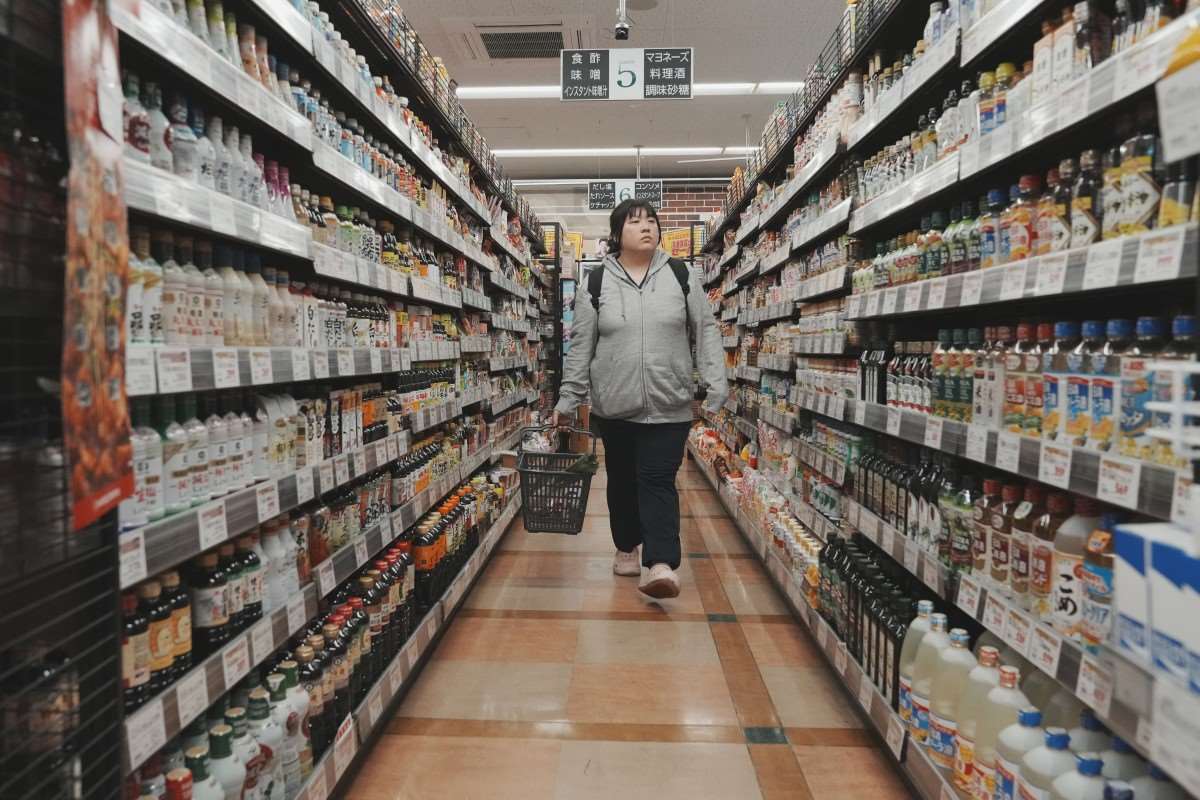 日本帝國數據銀行調查顯示，日本10月將漲價的食品多達3100多項，為今年第2多。示意圖。(AFP)