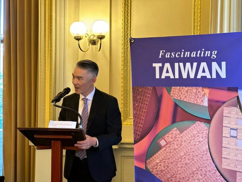 澳洲維多利亞州議會23日首度舉辦Taiwan Showcase，駐墨爾本辦事處處長呂明澤表示，下一階段的台澳經貿關係，應進一步從貿易走向雙向投資、技術合作及更深入的產業連結。
（駐墨爾本台北經濟文化辦事處提供）