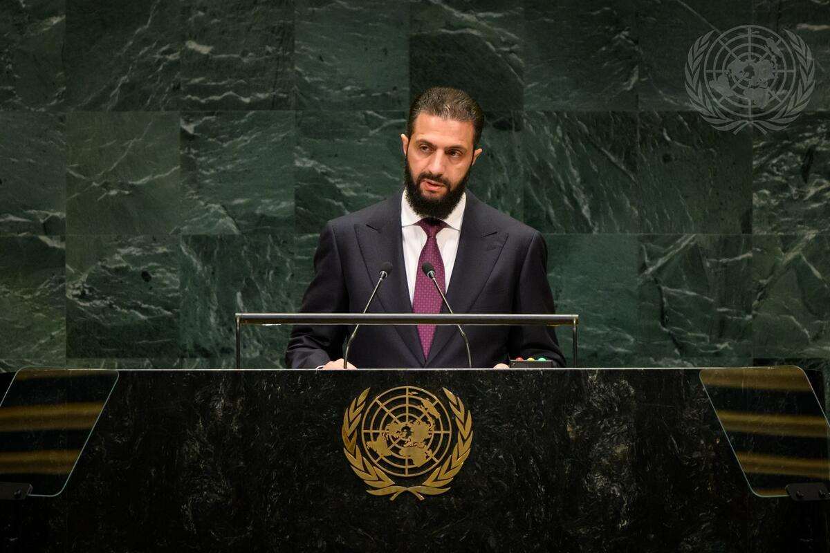 敘利亞總統夏拉(Ahmed al-Sharaa)23日在聯大演說。(UN Photo/Loey Felipe)