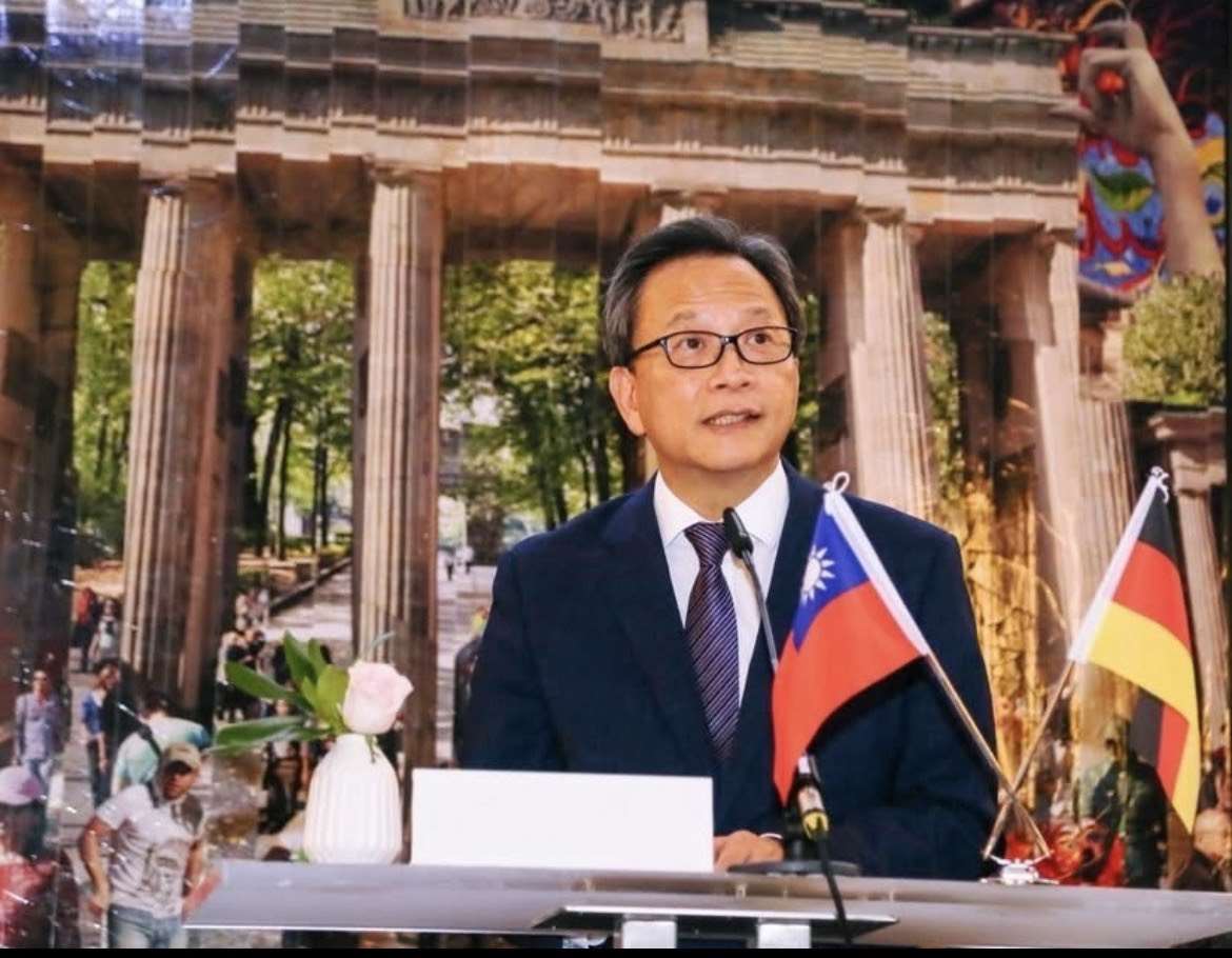 駐德大使谷瑞生獲德國發行量最大的公共服務專業報刊《官署明鏡報》(Behörden Spiegel)專訪。圖：駐德代表處提供