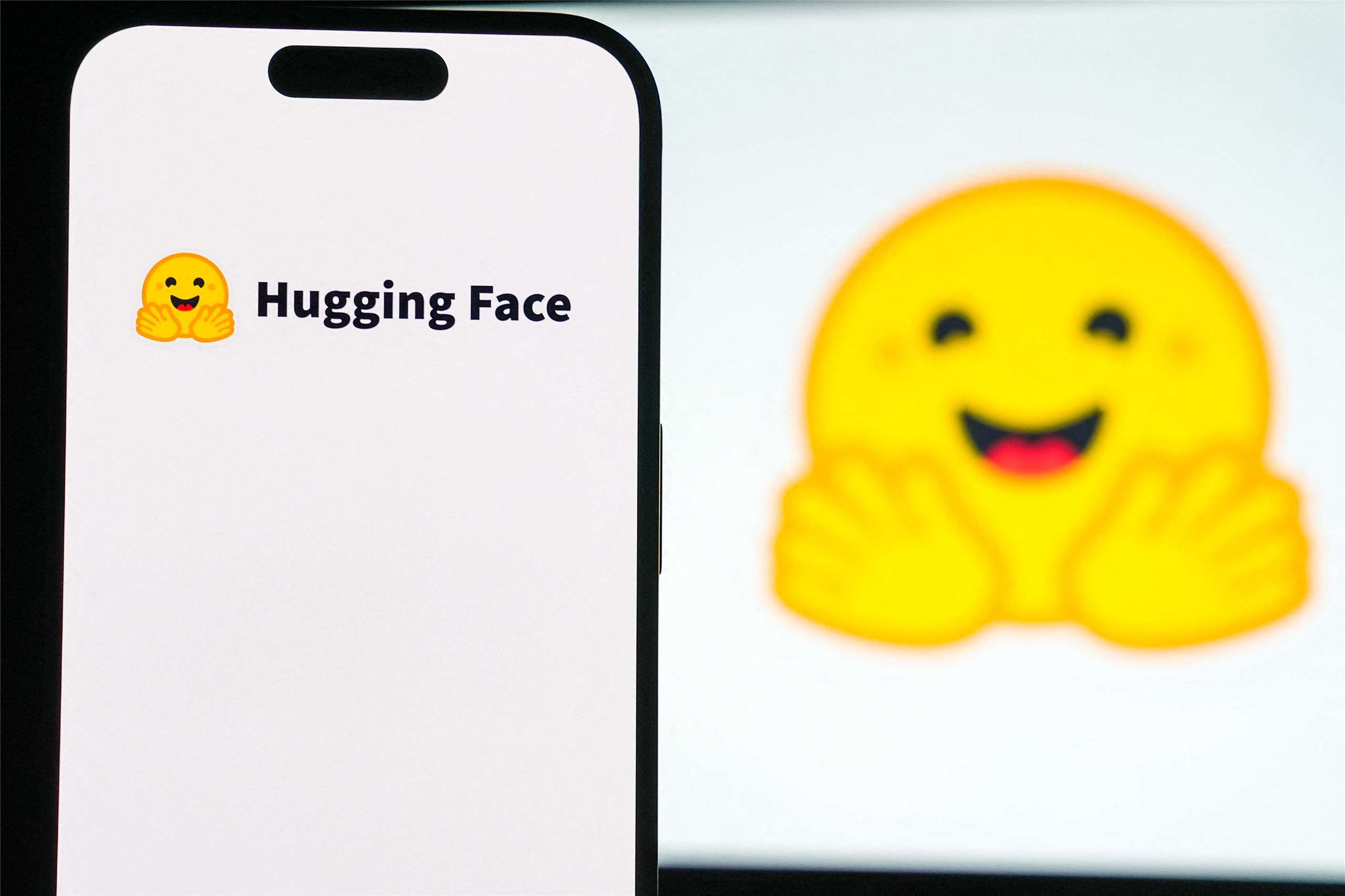 AI晶片巨頭輝達(NVIDIA)3日宣布將斥資129.3億美元收購知名開發者平台Hugging Face。 (示意圖)