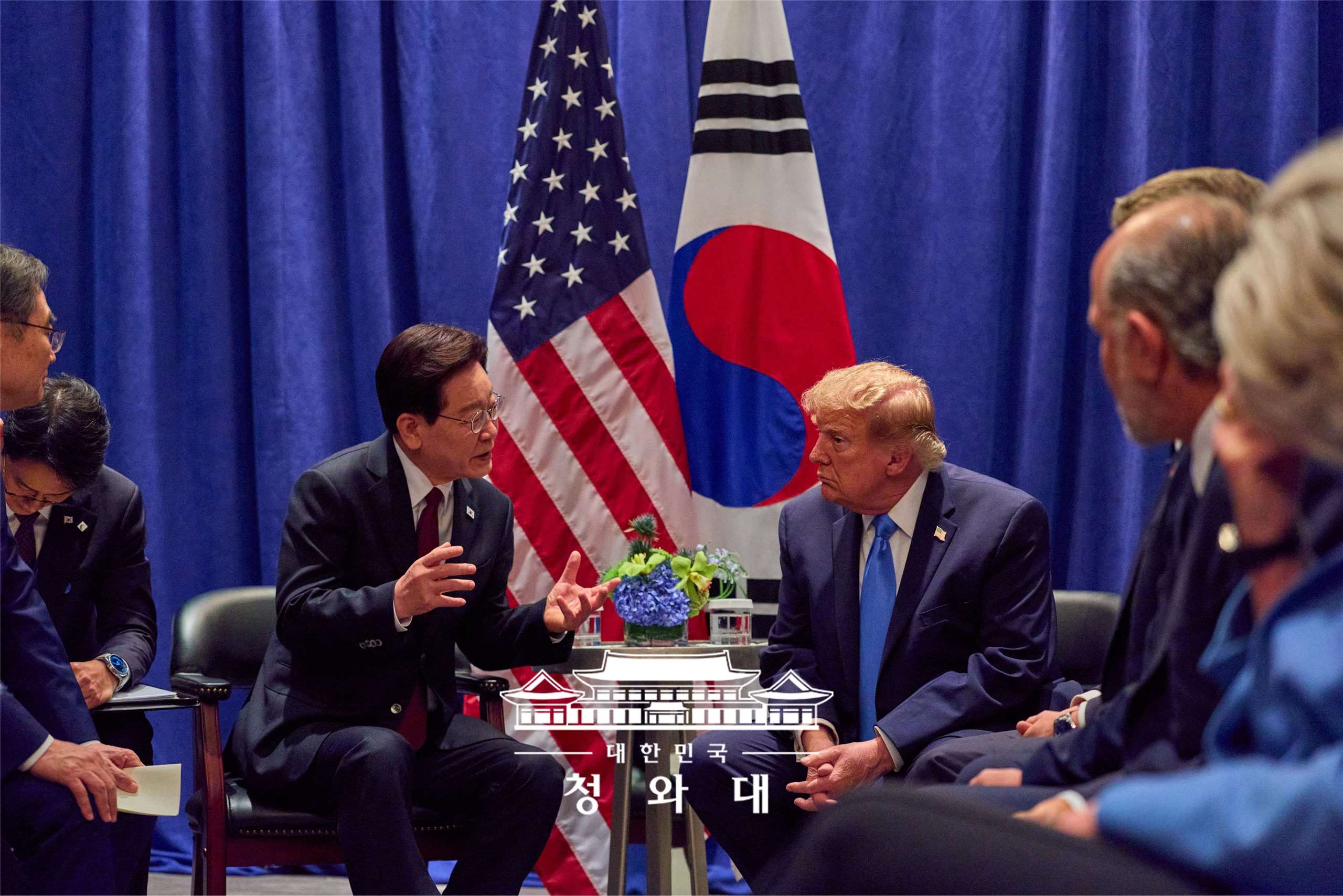 南韓總統李在明與美國總統川普(Donald Trump)在聯合國大會場邊會談。(圖:X@Jaemyung_Lee)