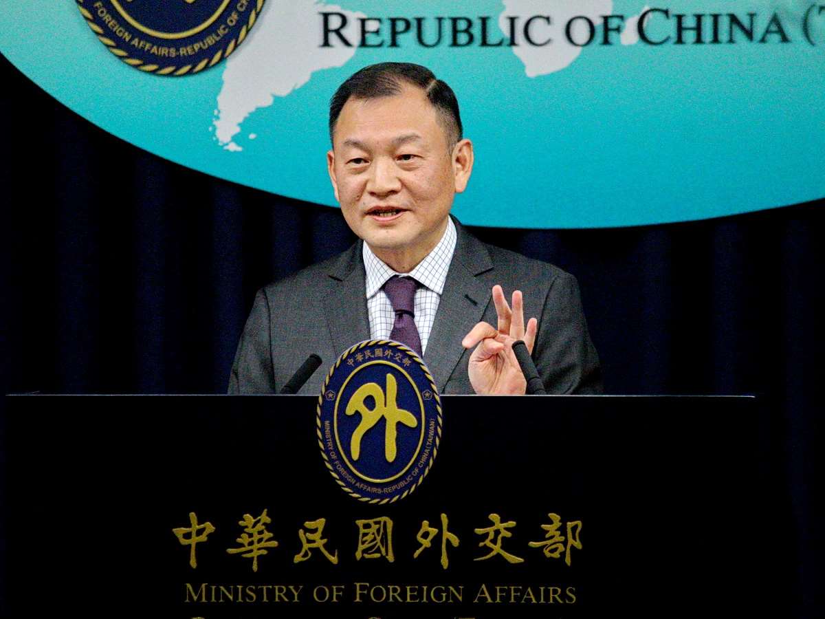 外交部拉美司司長韓志正22日回應媒體詢問時表示，我方與巴西各界一直維持良好互動，也會密切關注巴西這場選舉 (央廣記者王照坤 攝)