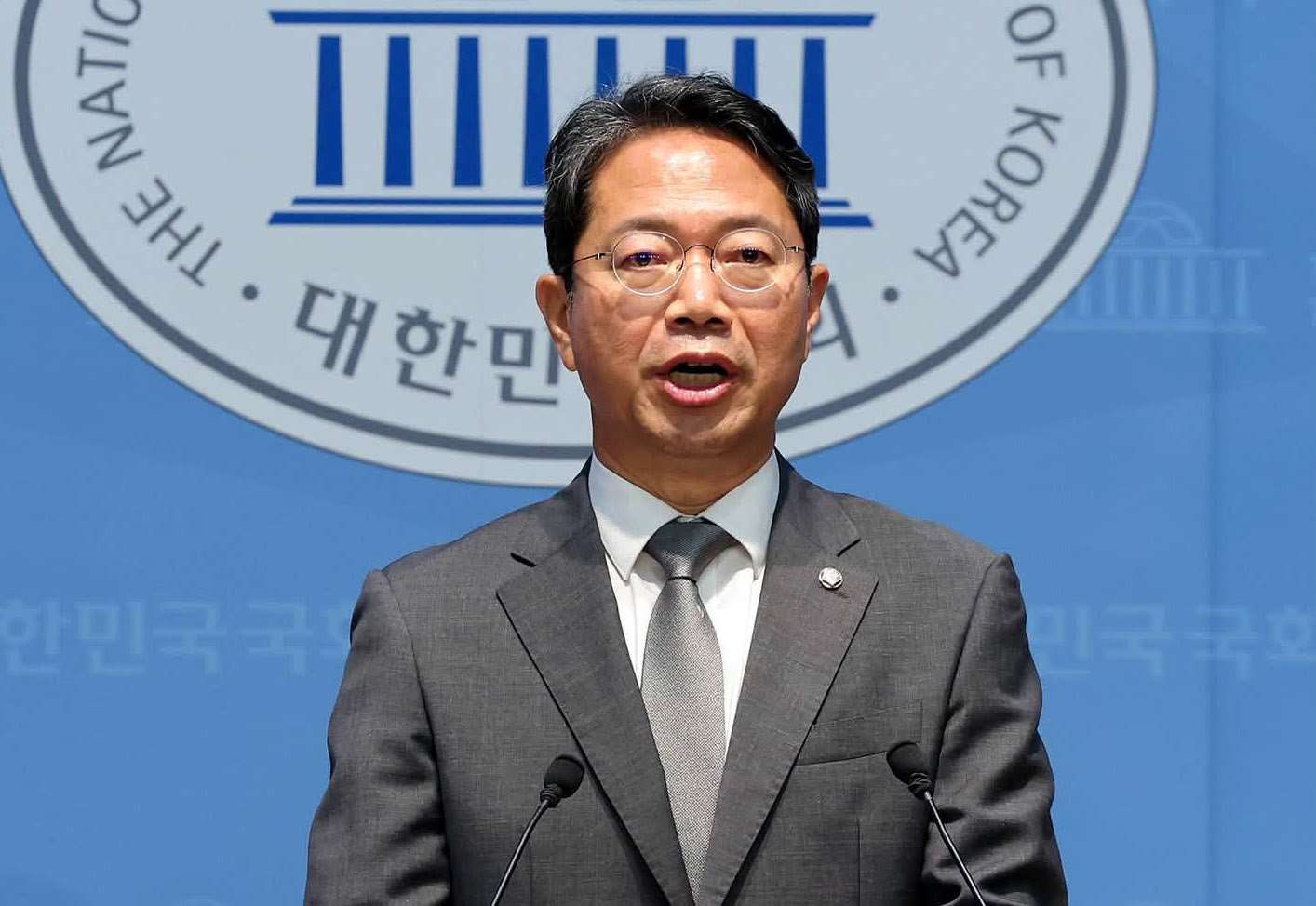 金勝源(Kim Seung-won)19日宣布退出南韓總統李在明提名的法務部長一職，並表示「我深切接受自己未能符合民眾的期待，將會深切反省自己的不足」。(翻攝Kim Seung-won臉書)