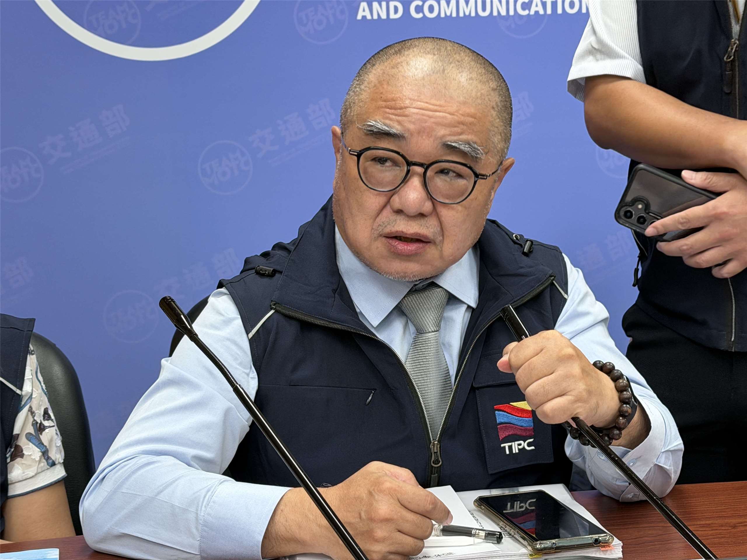 台灣港務公司行政副總高傳凱4日說明，公主遊輪明年來台掛靠的預報艘次較今年大增7成。(吳琍君攝)