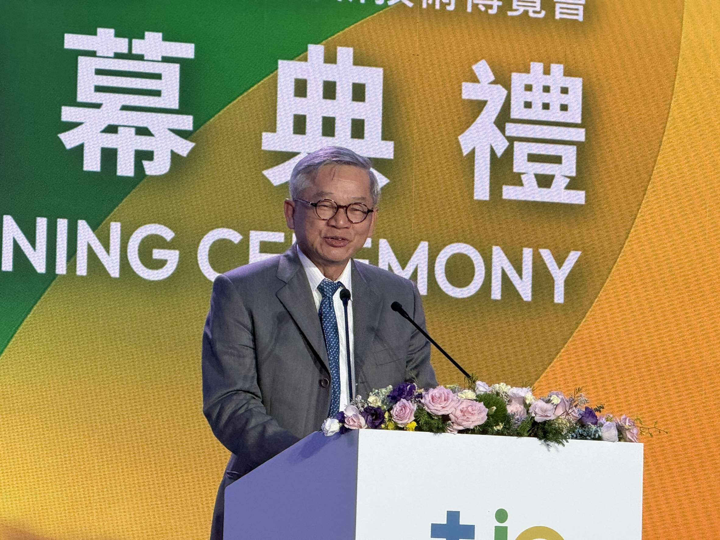 行政院政務委員、國科會主委吳誠文指出，明年度含國防軍工在內的科技預算達新台幣2,292億，較今年成長逾12%，且AI將是重點項目。(謝佳興 攝)