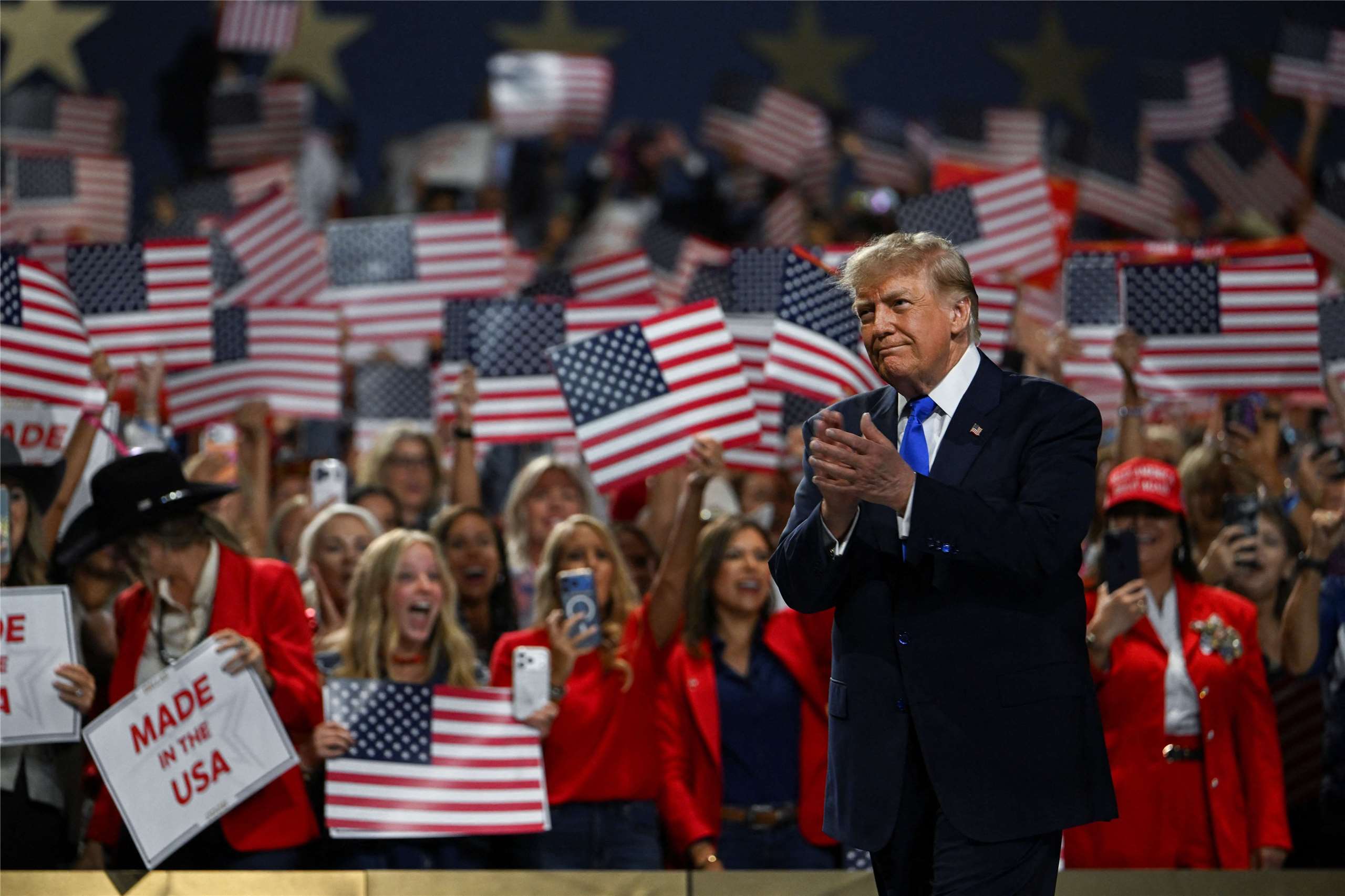 美國總統川普(Donald Trump)出席共和黨9日在達拉斯舉行的一場期中選舉大會。