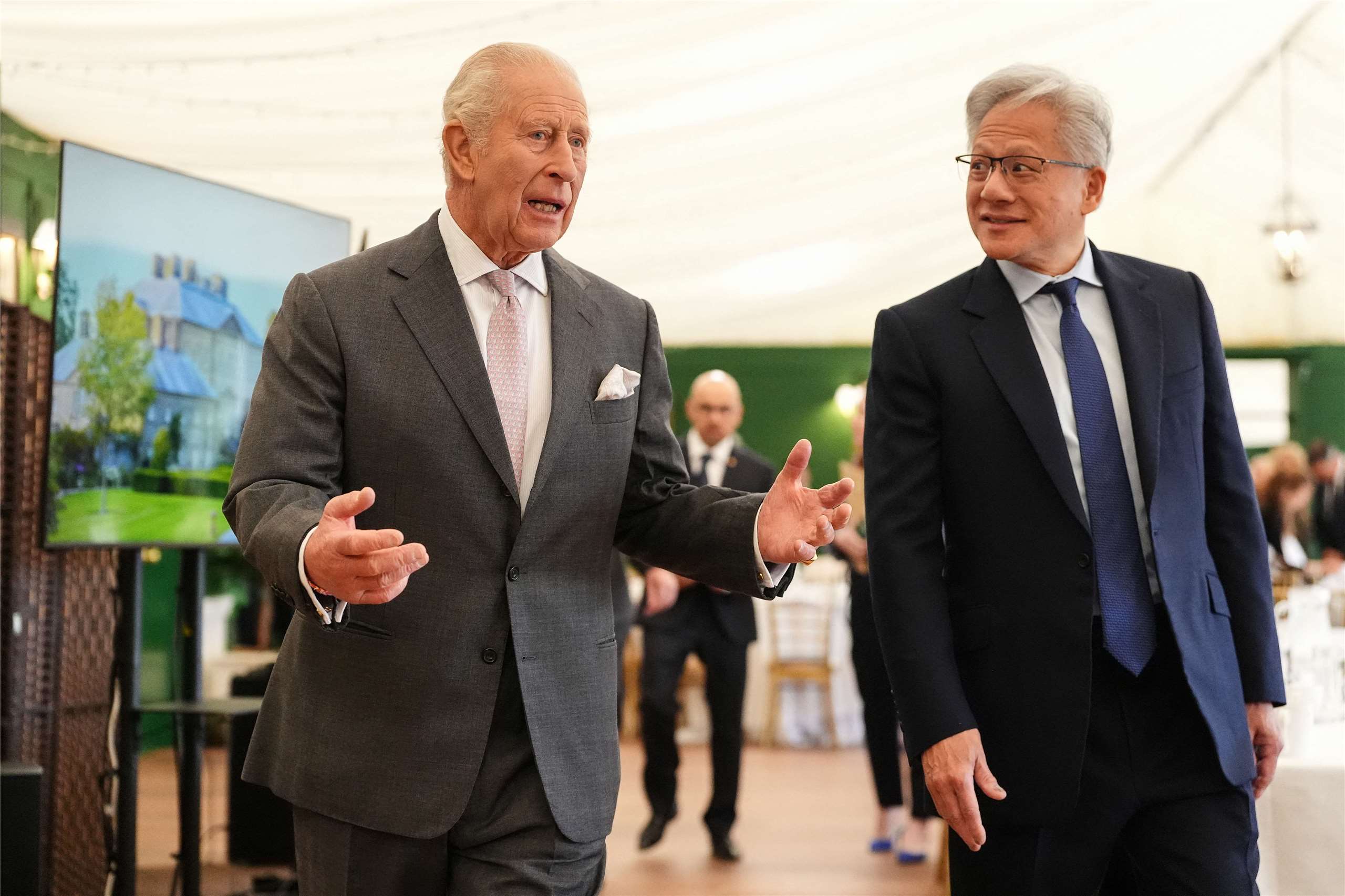 英國國王查爾斯三世(Charles III)與輝達執行長黃仁勳17日在蘇格蘭出席一場人工智慧(AI)峰會。