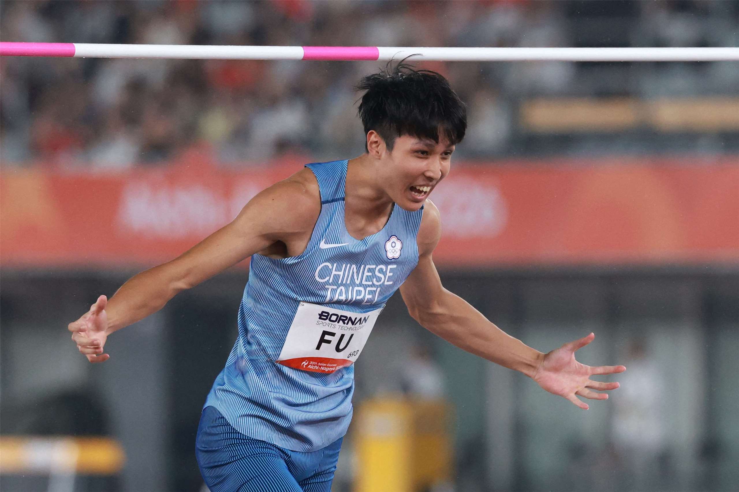 台灣跳高好手傅兆玄27日在名古屋亞運男子跳高決賽，以2公尺25勇奪金牌，寫下台灣男子跳高亞運史上首金。