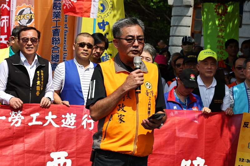 台灣工人鬥陣總工會理事長何政家表示，台灣勞工要爭取權益很困難，因此逐步升溫的抗爭行動是勢在必行。(資料照)