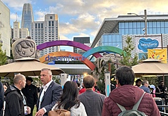 美國企業軟體巨頭Salesforce年度科技大會Dreamforce將登場，市場關注與Anthropic合作推出的Claudeforce客戶採用。圖為2025年Dreamforce大會。