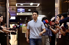 台北市長蔣萬安17日出席台北市績優宗教團體、民俗委員會及委員暨宗教場所低碳認證及孝行模範聯合表揚大會。