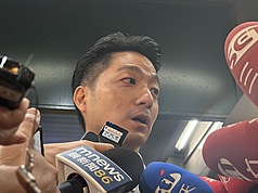 有網友在社群平台發文表示，17日下午2時將在中正紀念堂持刀隨機攻擊。台北市長蔣萬安上午出席公開活動前接受媒體聯訪表示，警方已掌握相關IP，同時全面提升周邊部署，會以最高標準因應。
