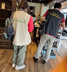 食藥署17日公布最新稽查結果，多家知名飲料店都上榜，分別被查獲腸桿菌科超標百倍、總咖啡因含量標示不符規定等違規，總計裁處新台幣105萬元。（食藥署提供）