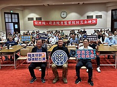 115年行政院、司法院及監察院防災士培訓23日在行政院展開為期兩天的訓練課程，內政部次長馬士元
（中）期勉提升機關自主應變能量，也增加人員應變災害能力。