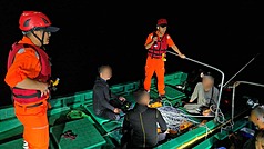 海巡署23日表示，本年度迄今已在東沙海域成功查扣中國小舟8案、共9艘，全數依法沒入，展現中國漁船一經越界，海巡艦艇即刻查扣的執法成效。（海巡署提供）