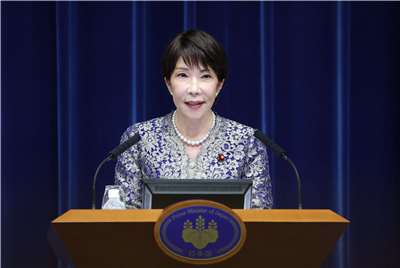 日本首相高市早苗17日在東京首相官邸出席內閣改組記者會。(AFP)