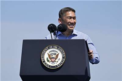 美國代理海軍部長高雄(Hung Cao)獲得扶正。資料照片。