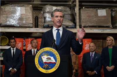 美國加州州長紐松（Gavin Newsom）(圖)表示，若前副總統賀錦麗（Kamala Harris）決定參選，他會主動退出競爭。 (圖:加州州政府)