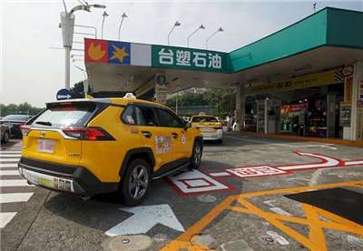 台塑石化公司宣布，28日起汽、柴油價格不調整。圖為台塑加油站資料照。