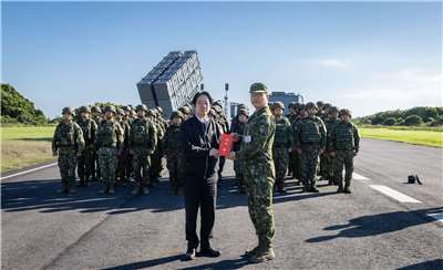 總統前往屏東視導三軍聯合精準飛彈射擊暨秋節勗勉。(總統府flickr)