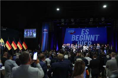 另類選擇黨( AfD)主要成員慶祝在薩克森-安哈特邦（Saxony-Anhalt）選舉勝出。