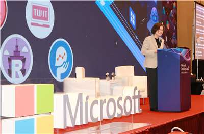 前總統蔡英文21日晚間出席「DevDays Asia 2026 She Builds 社群夜」發表演講。（蔡英文辦公室提供）
