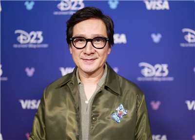 好萊塢影星關繼威出版回憶錄。資料照片。